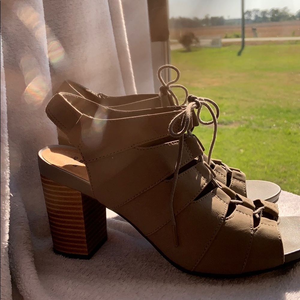 Clark Heels - Picture 3 of 7
